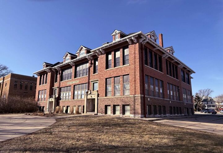 Property Photo:  116 Swift Street 101  WI 53534 