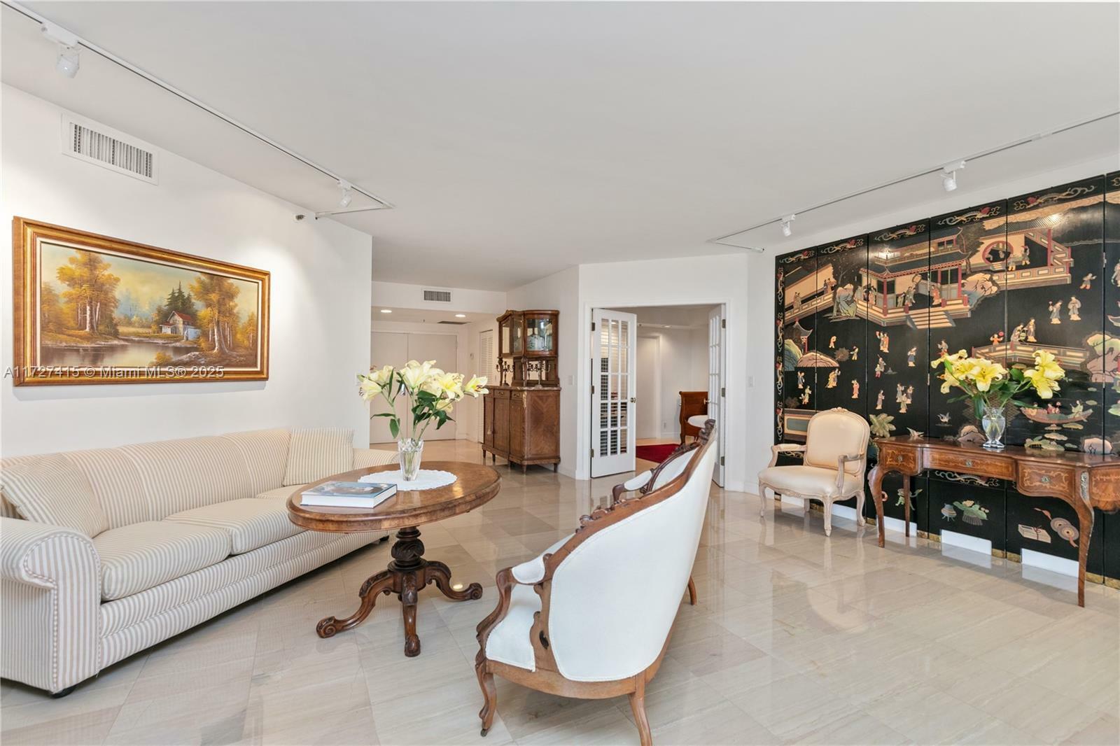 Property Photo:  1581 Brickell Ave 406  FL 33129 