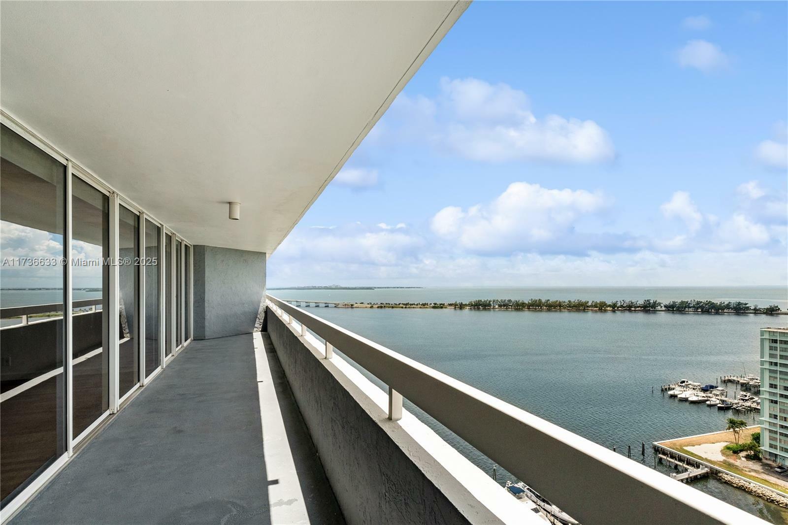 Property Photo:  1627 Brickell Ave 2606  FL 33129 