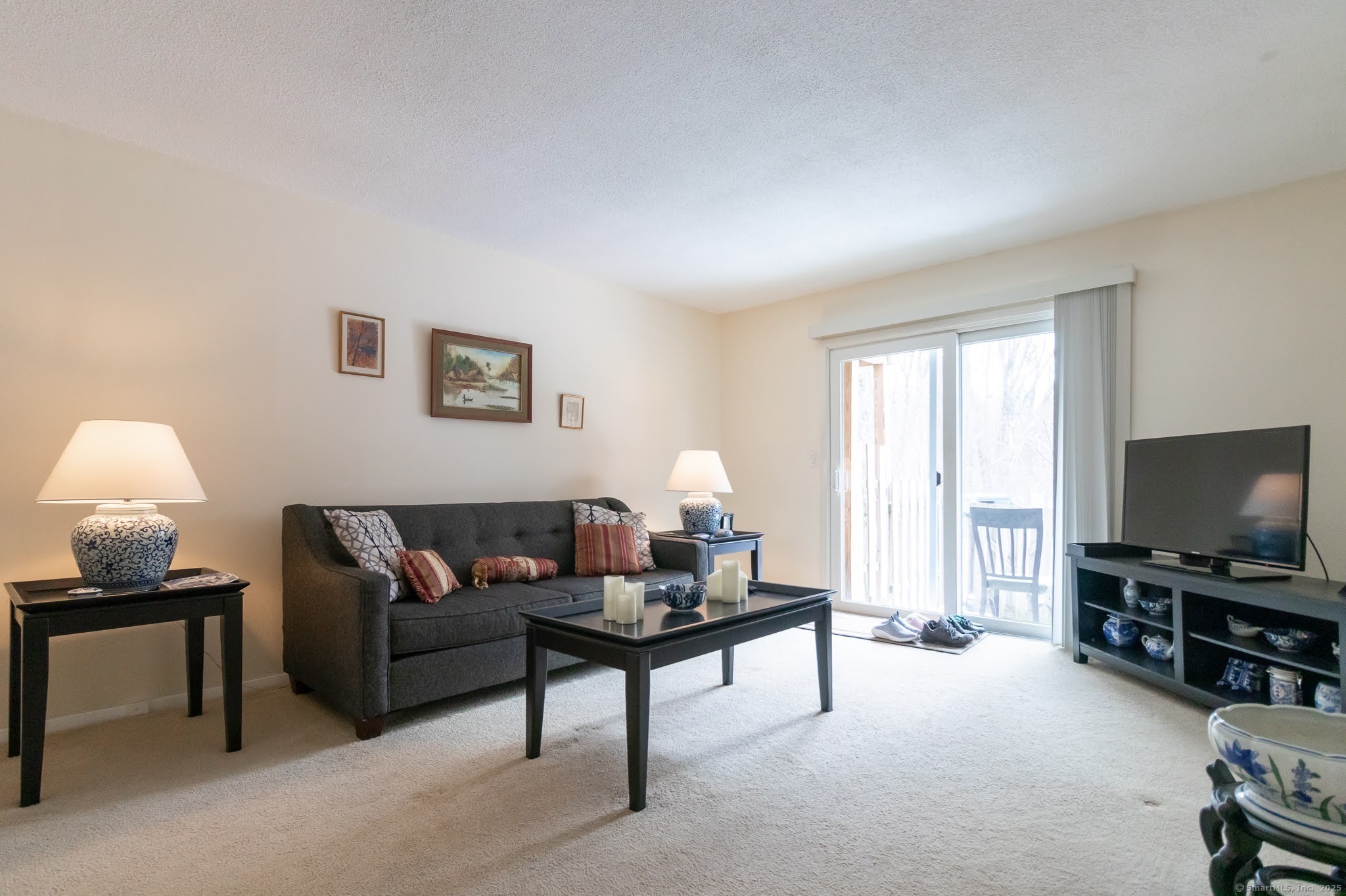 Property Photo:  B-10 Bradley Circle B  CT 06082 