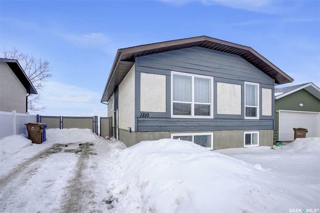 Property Photo:  1210 Butterfield Crescent  SK S4X 3X1 