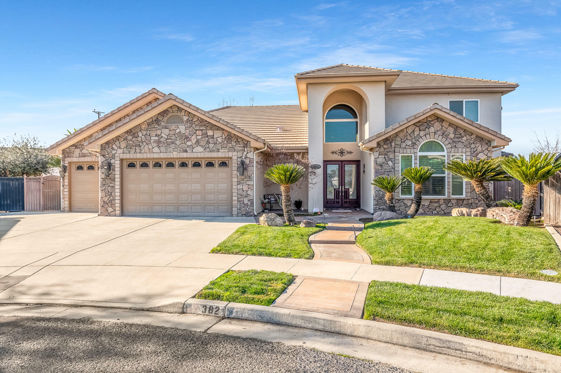 382 Hemmingway Court  Tulare CA 93274 photo