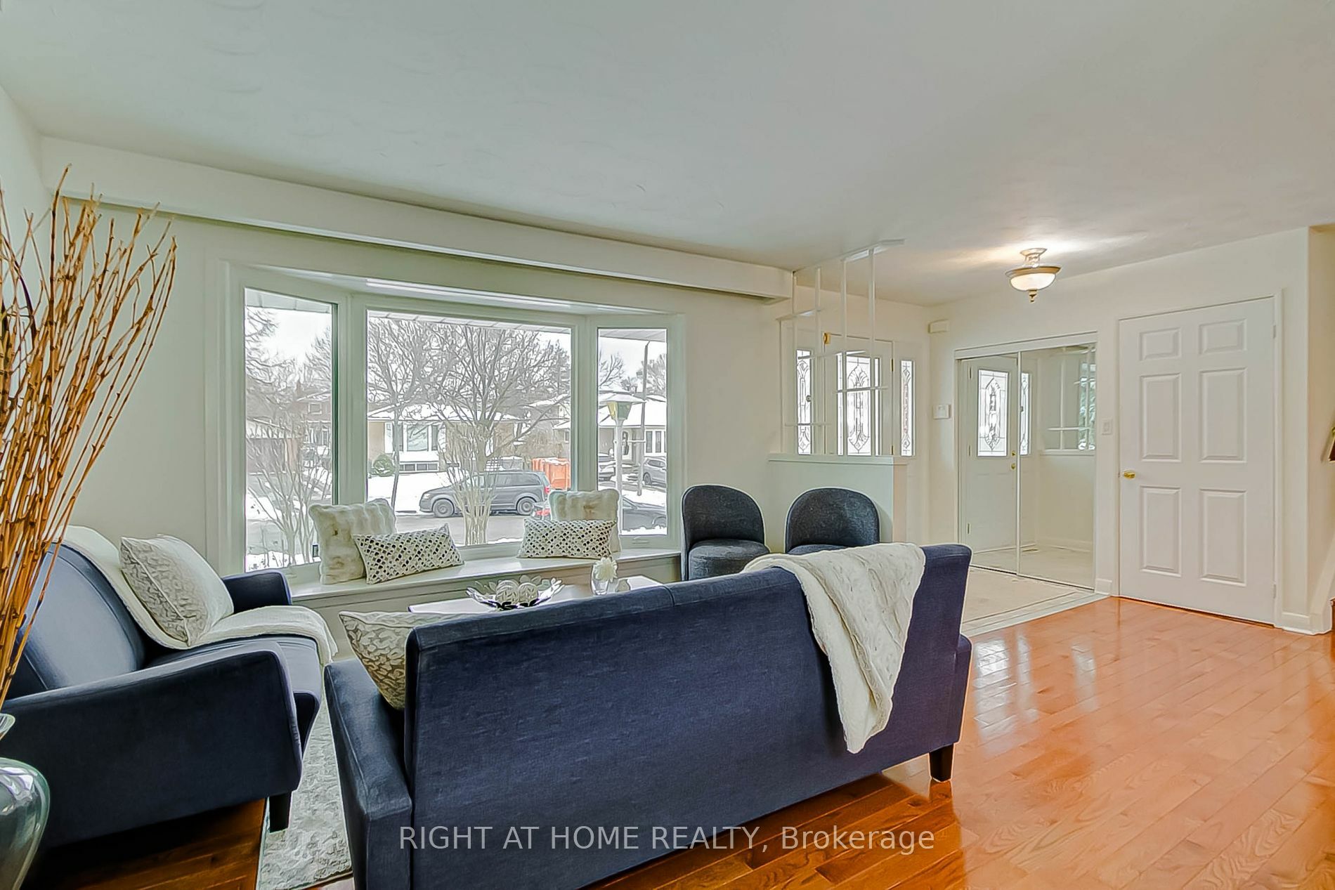 Property Photo:  130 Cultra Sq  ON M1E 2E3 