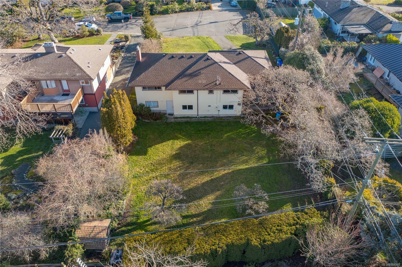 Property Photo: 3100 Woodburn Ave BC V8P 5B7