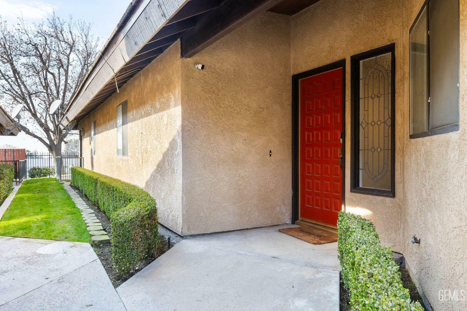 Property Photo:  2323 Easthills Drive 16  CA 93306 