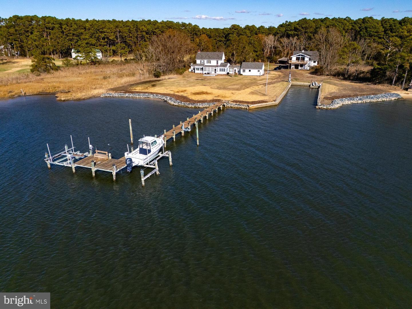 Property Photo: 1308 Town Point Road MD 21613