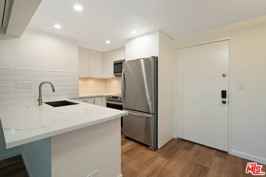 Property Photo:  1440 Veteran Ave 340  CA 90024 