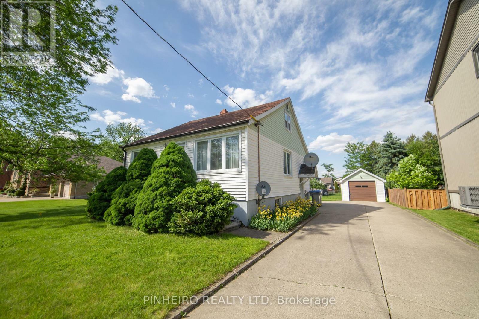 Property Photo: 22566 Adelaide Street North ON N0L 1W0