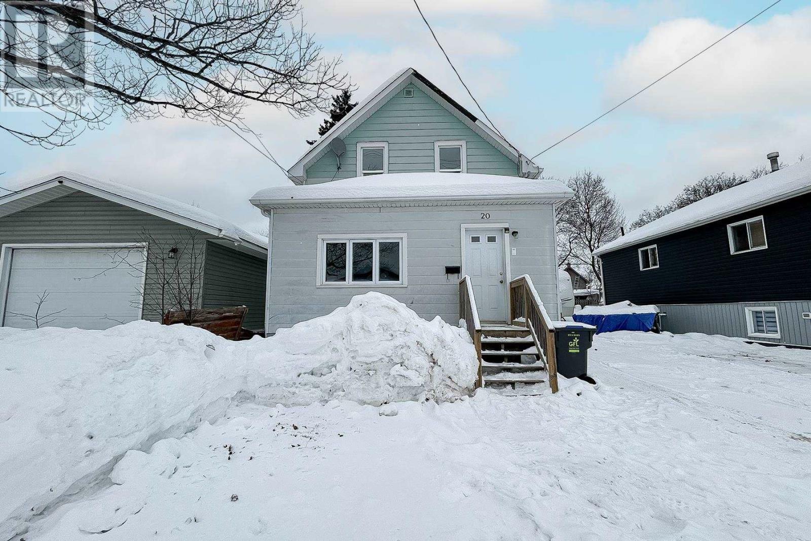 Photo de la propriété:  20 Birch St  ON P6B 2J4 