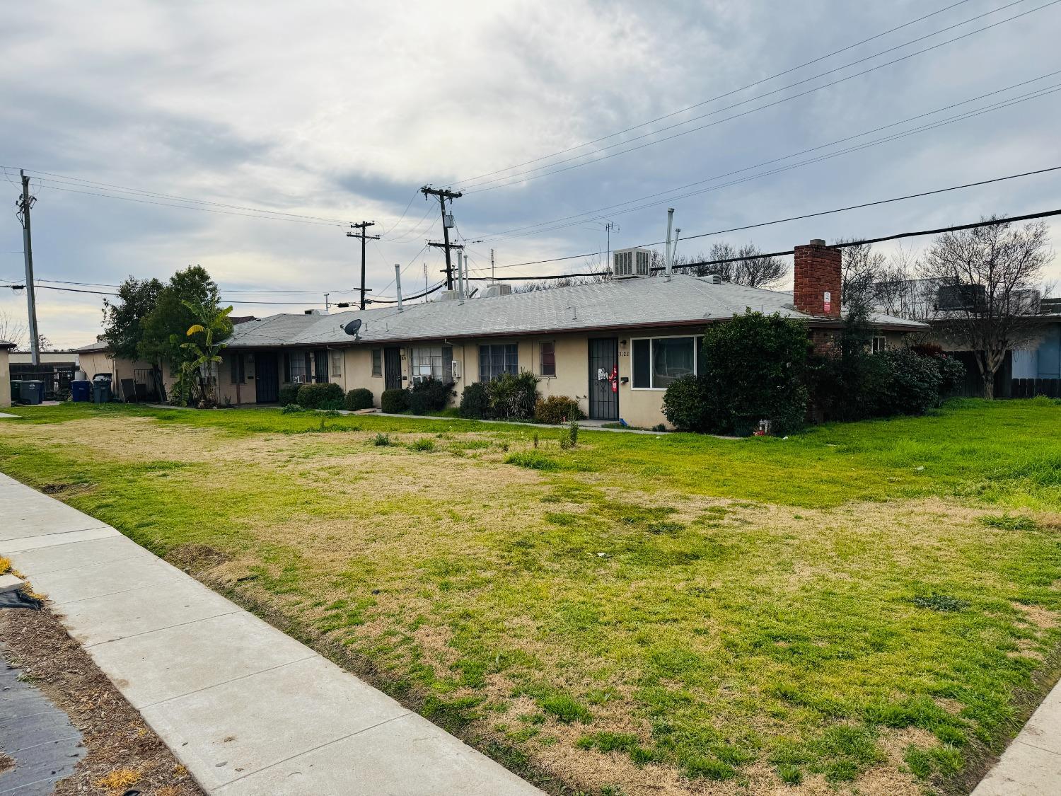 Property Photo:  3122 E Normal Avenue  CA 93703 