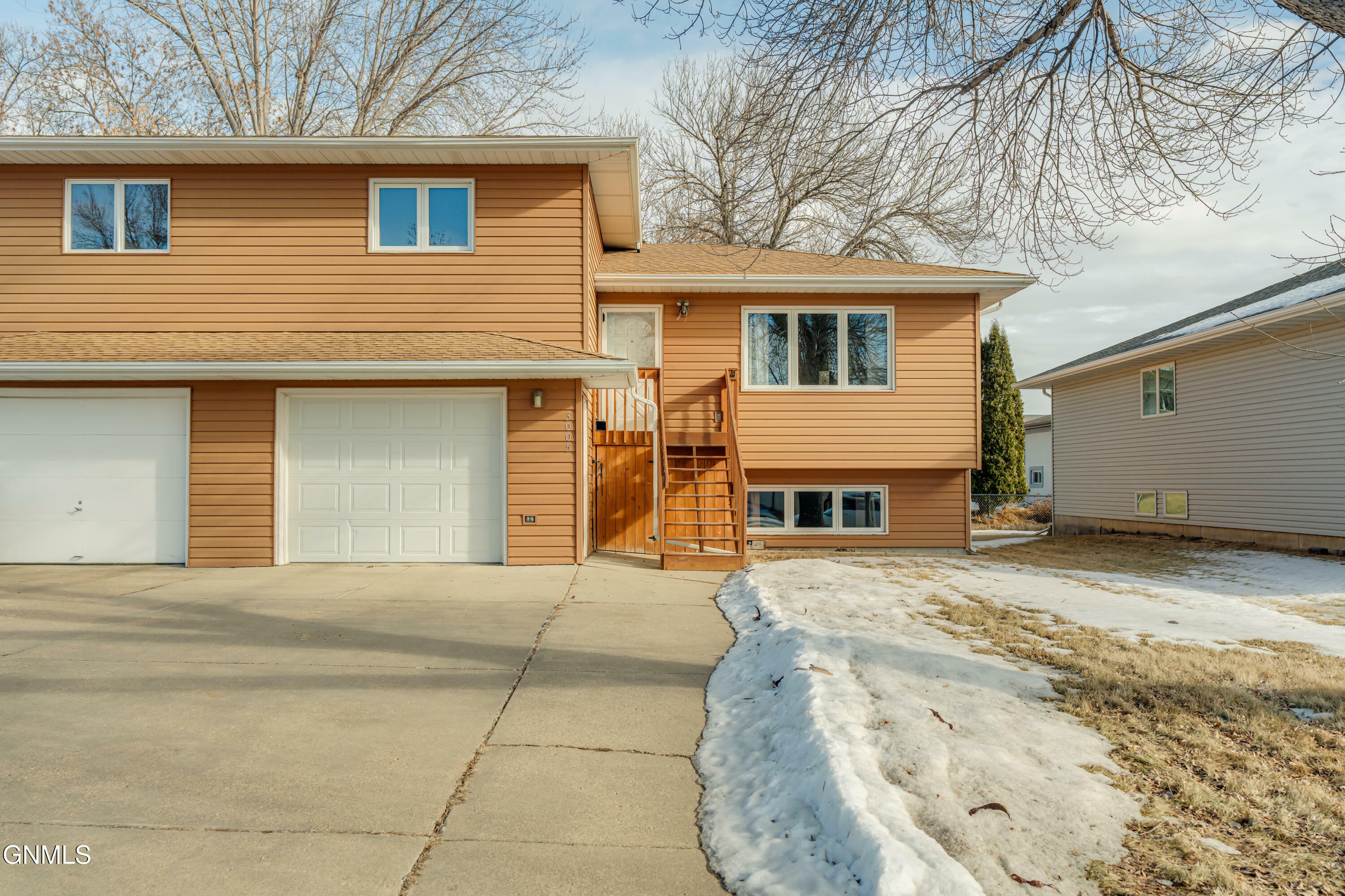 Property Photo:  3005 Ontario Lane  ND 58503 