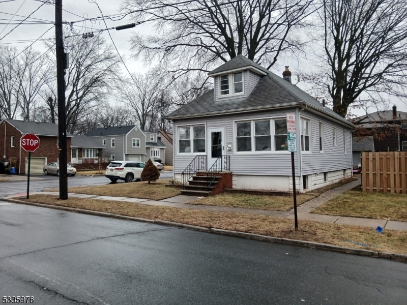 Property Photo:  156 E Morris Ave  NJ 07036 