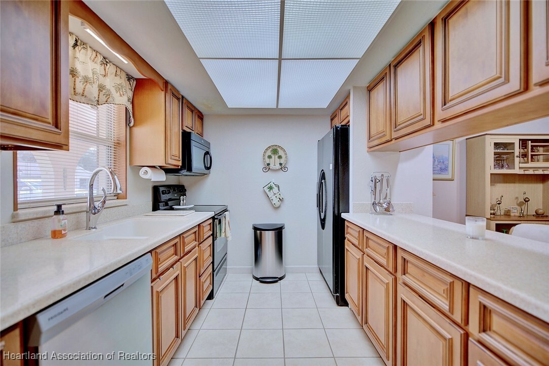 Property Photo:  4720 Leucadendra Drive  FL 33872 