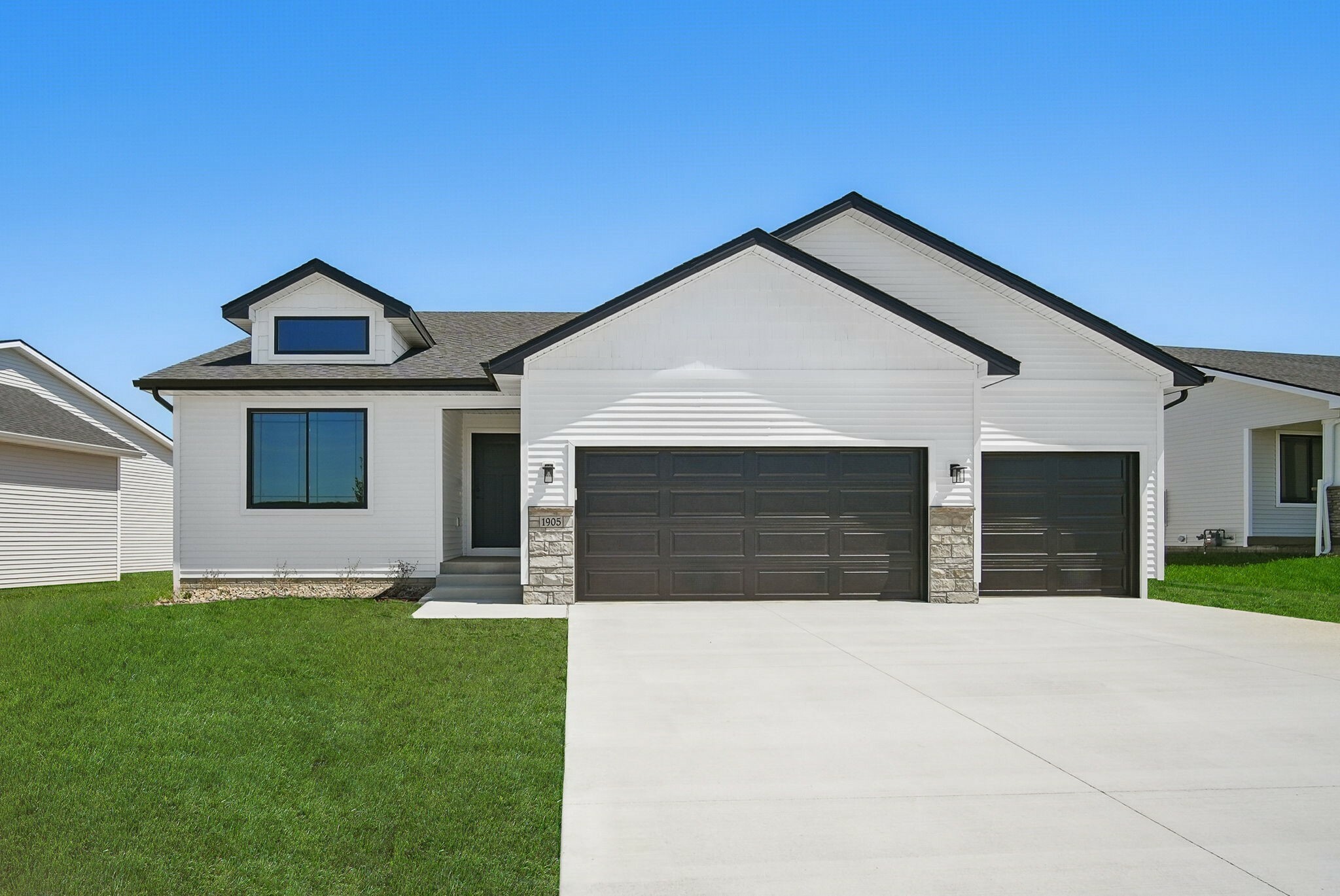 Property Photo: 1905 Tuscany Drive SE IA 50009