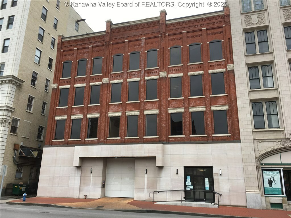 Property Photo: 814 Virginia Street E 4 WV 25301
