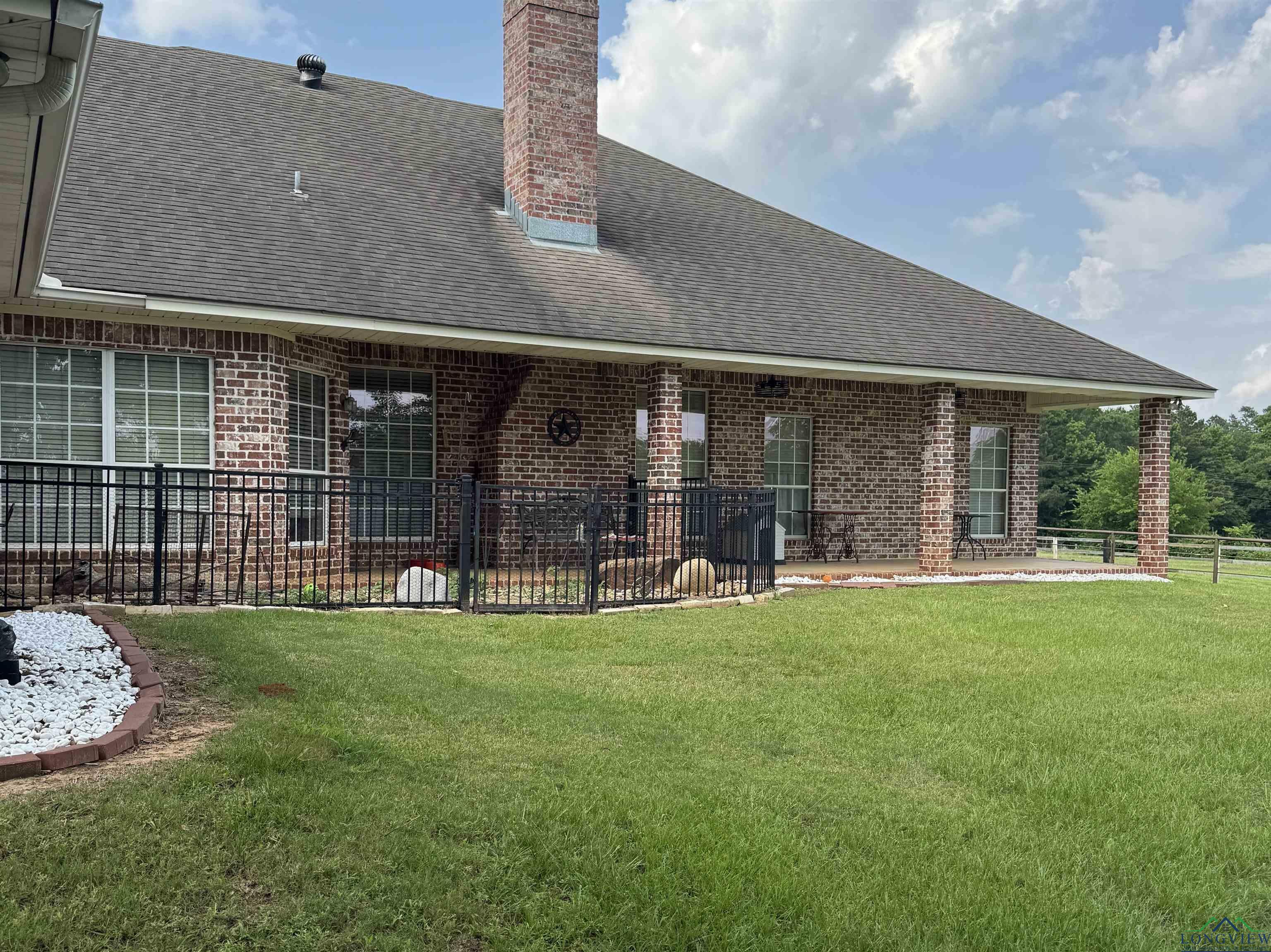 Property Photo: 5521 W Sh 21 TX 75964