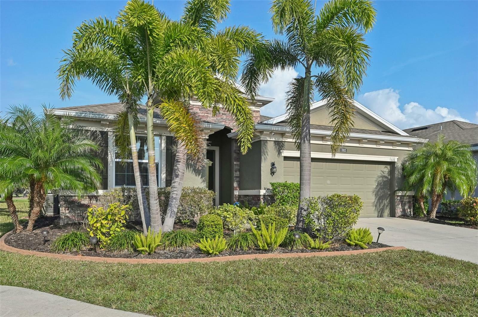 Property Photo: 7812 Birdie Bend Way FL 34241