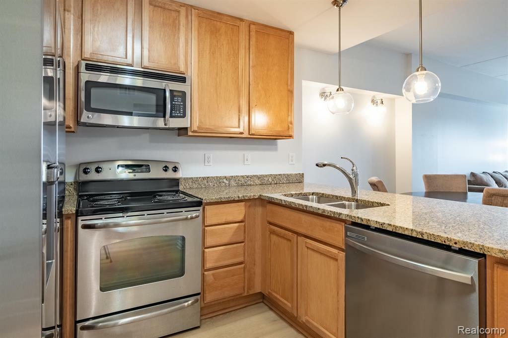 Property Photo: 111 N Ashley Street 904 MI 48104 1770