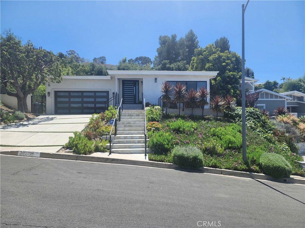 Property Photo:  15708 Castlewoods Drive  CA 91403 