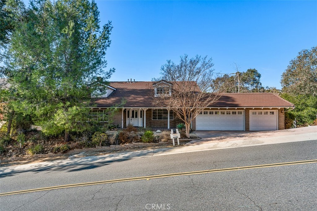 Property Photo:  106 Buckskin Road  CA 91307 