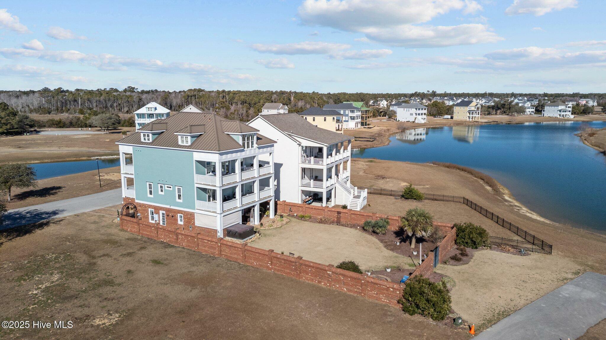 Property Photo: 546 Cannonsgate Drive NC 28570
