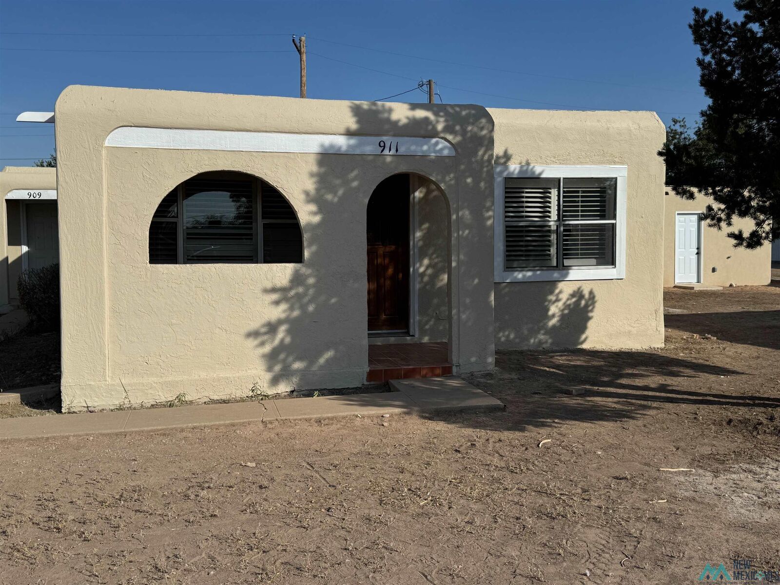 Property Photo:  911 Bullock Ct Court  NM 88210 