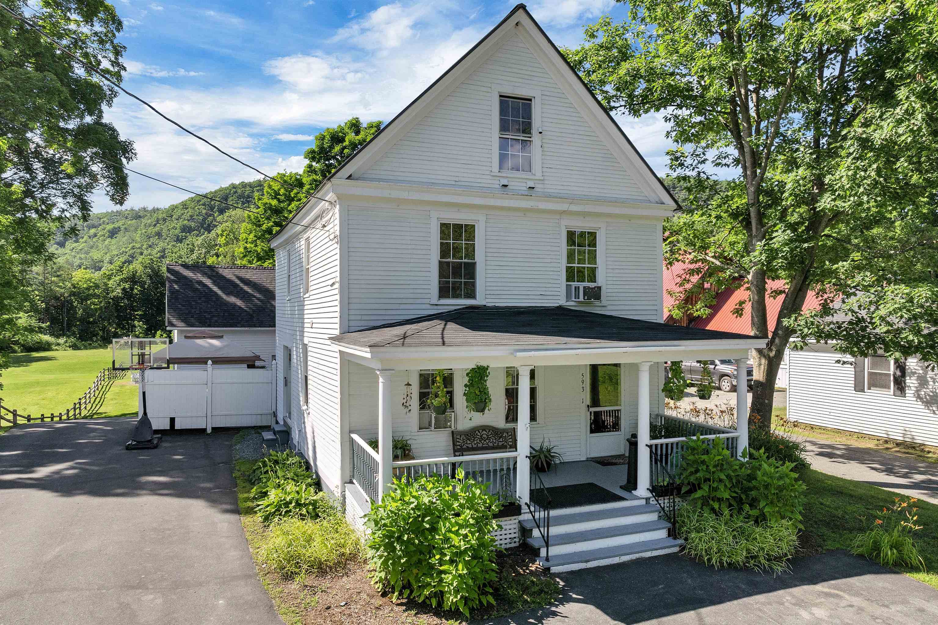 Property Photo: 593 Nh Route 10 NH 03777