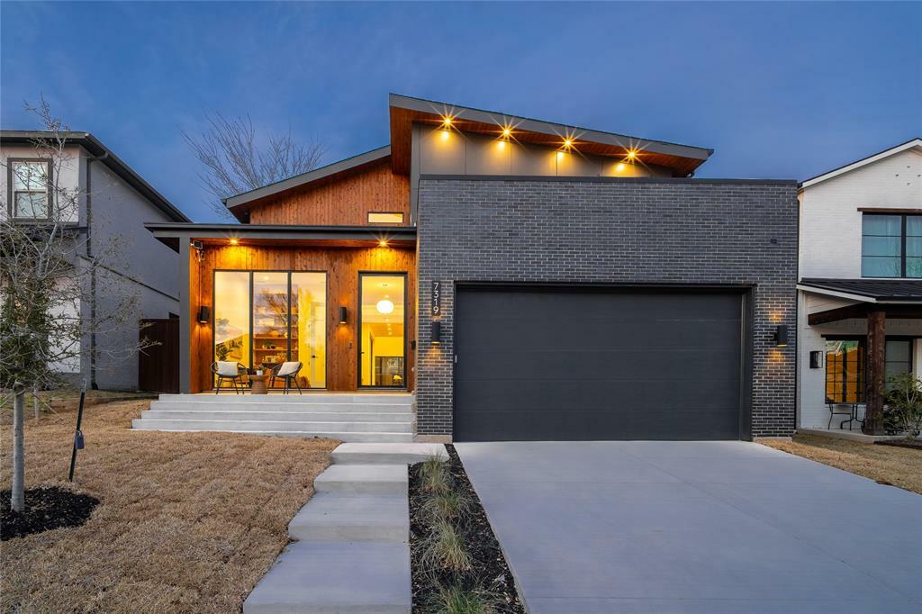 Property Photo: 7319 Casa Loma Avenue TX 75214