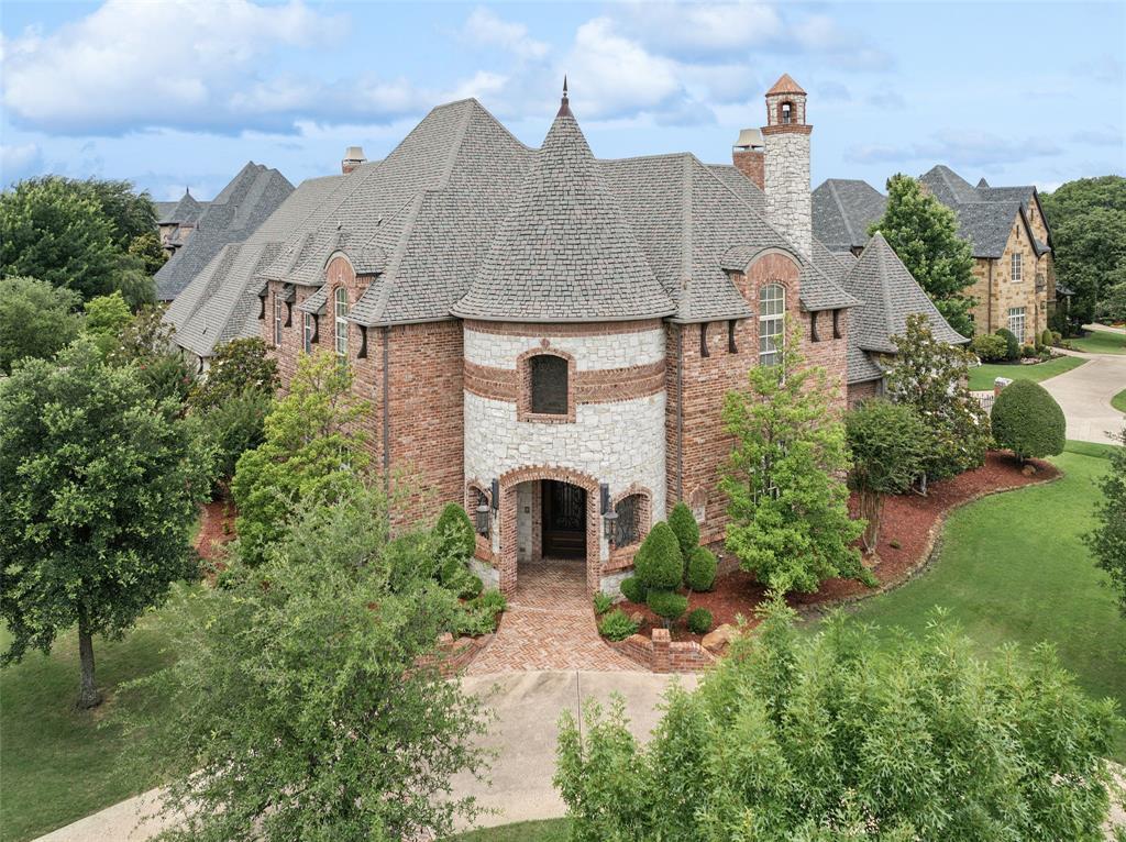Property Photo: 6900 Sir Spencer Court TX 76034