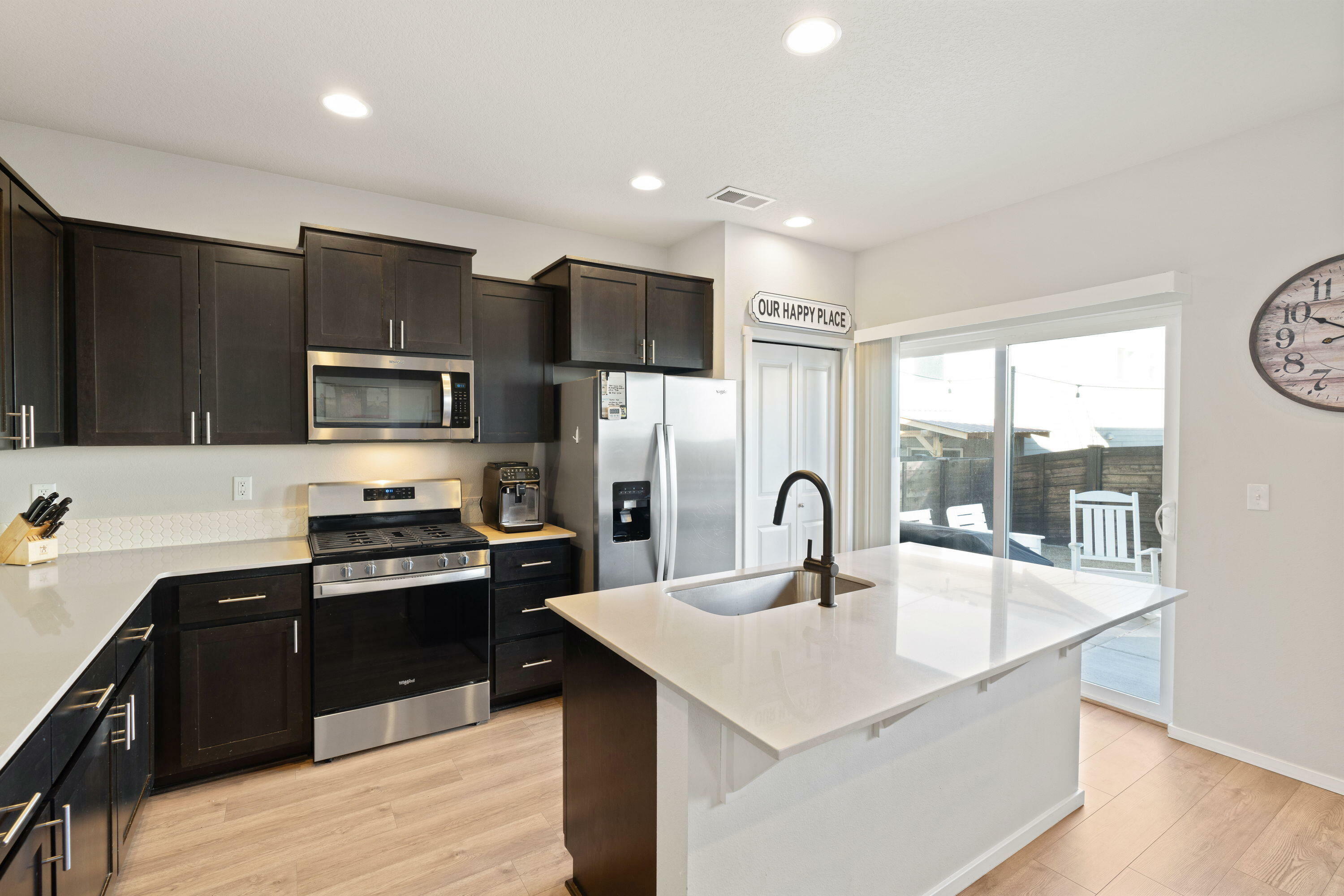 Property Photo: 20552 SE Evian Avenue OR 97702
