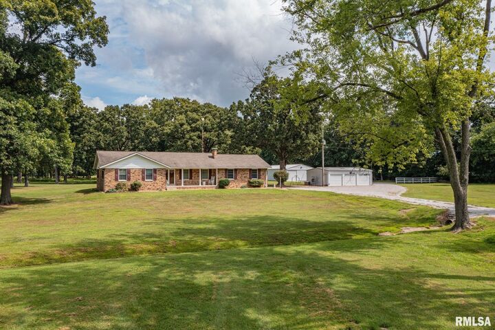 Property Photo:  1723 Walnut Hill Road  IL 62801 