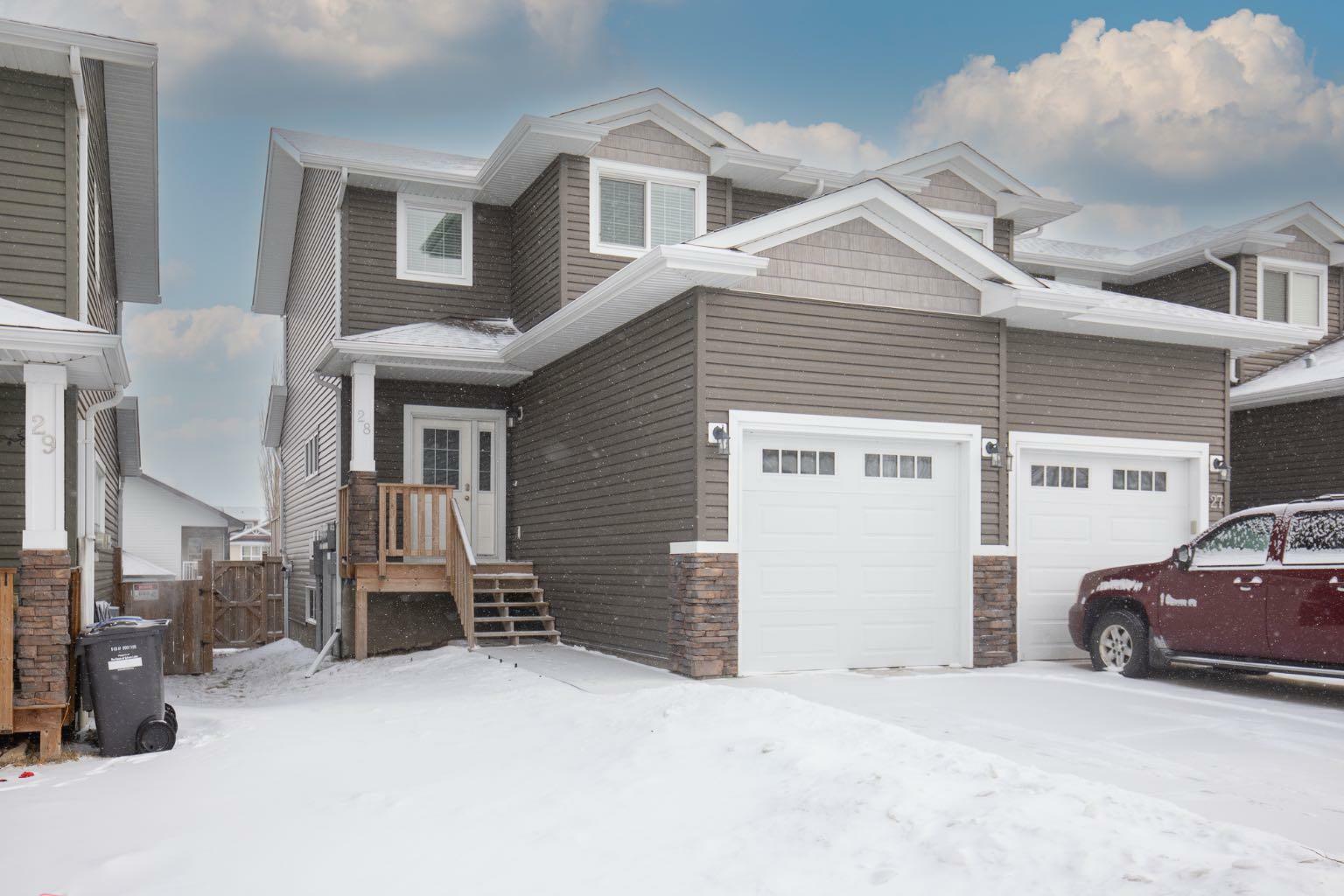 28 Rowberry Court  Sylvan Lake AB T4S 0L7 photo