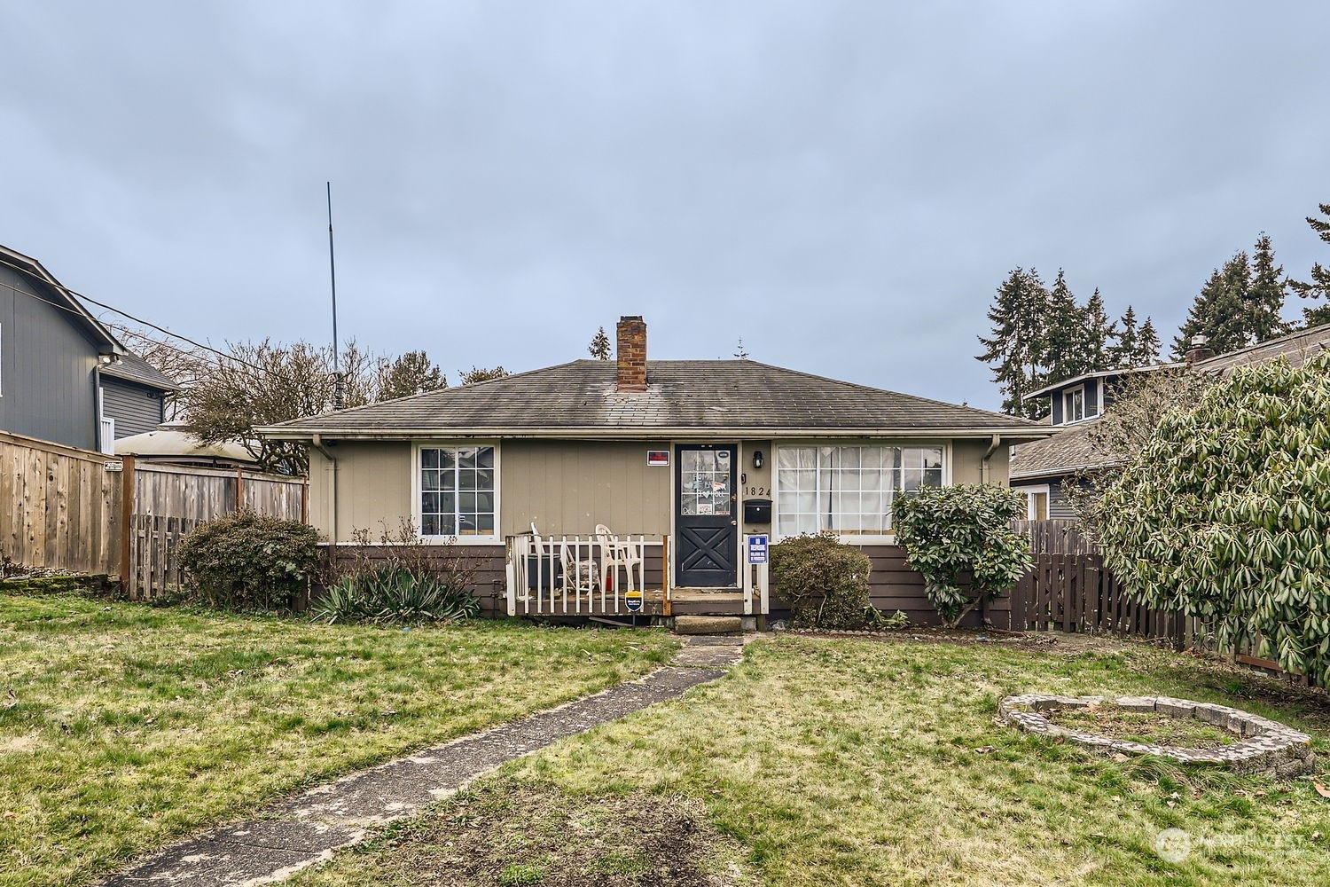 Property Photo: 1824 Highland Avenue WA 98201