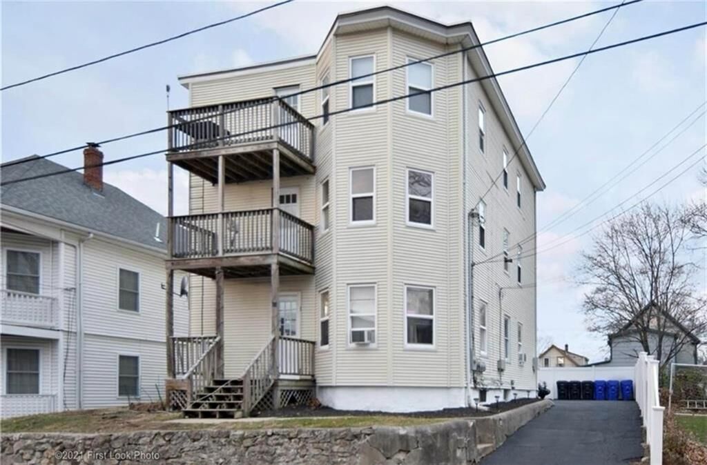 Property Photo:  33 Redfern Street  RI 02911 