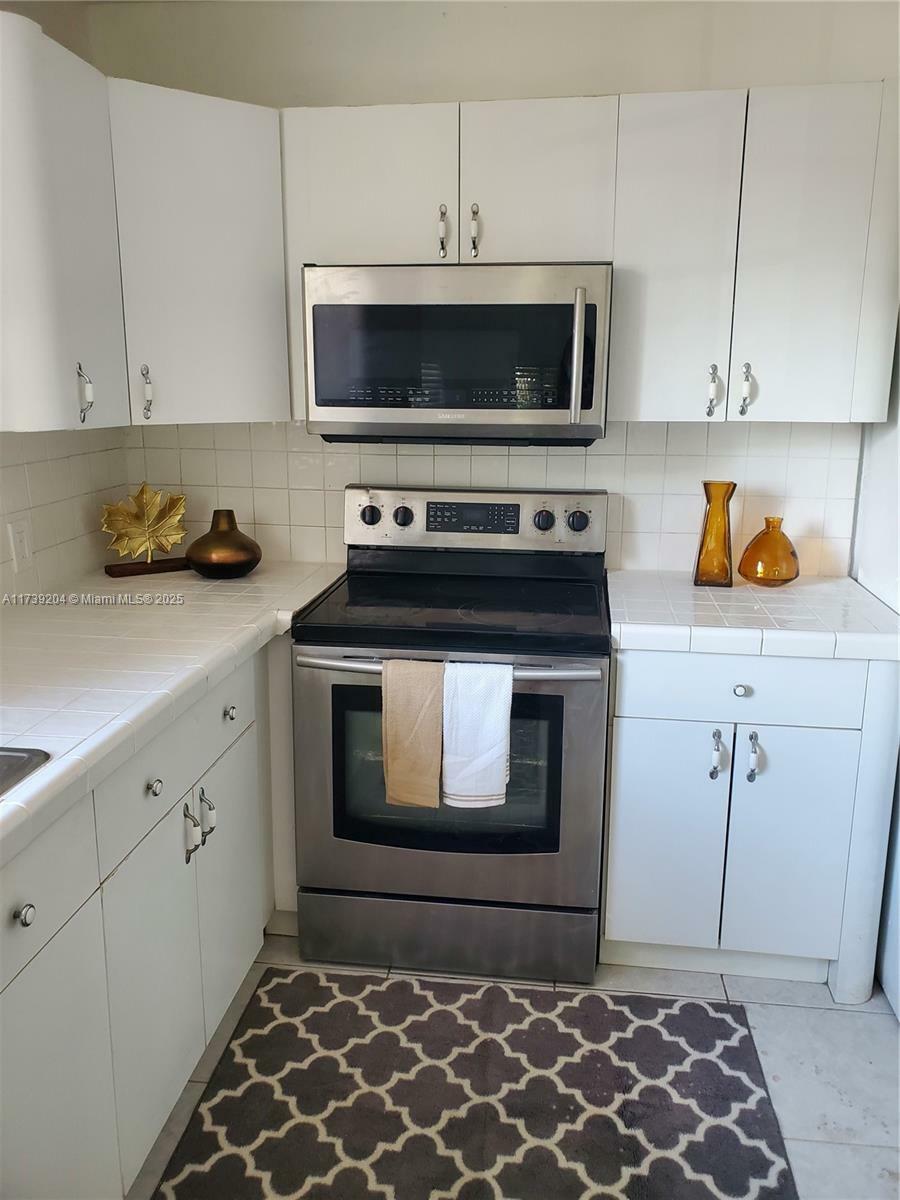 Property Photo: 601 SW 39th Ave 0 FL 33134