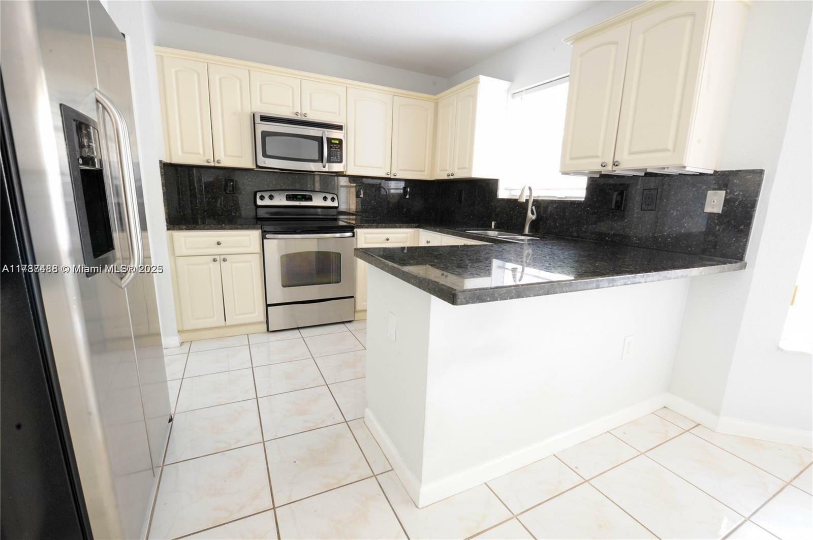 Property Photo:  13973 N Forest Oak Cir 0  FL 33325 