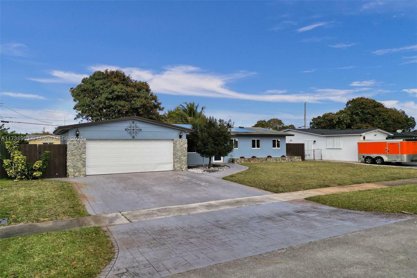 Property Photo:  7711 NW 5th St  FL 33024 