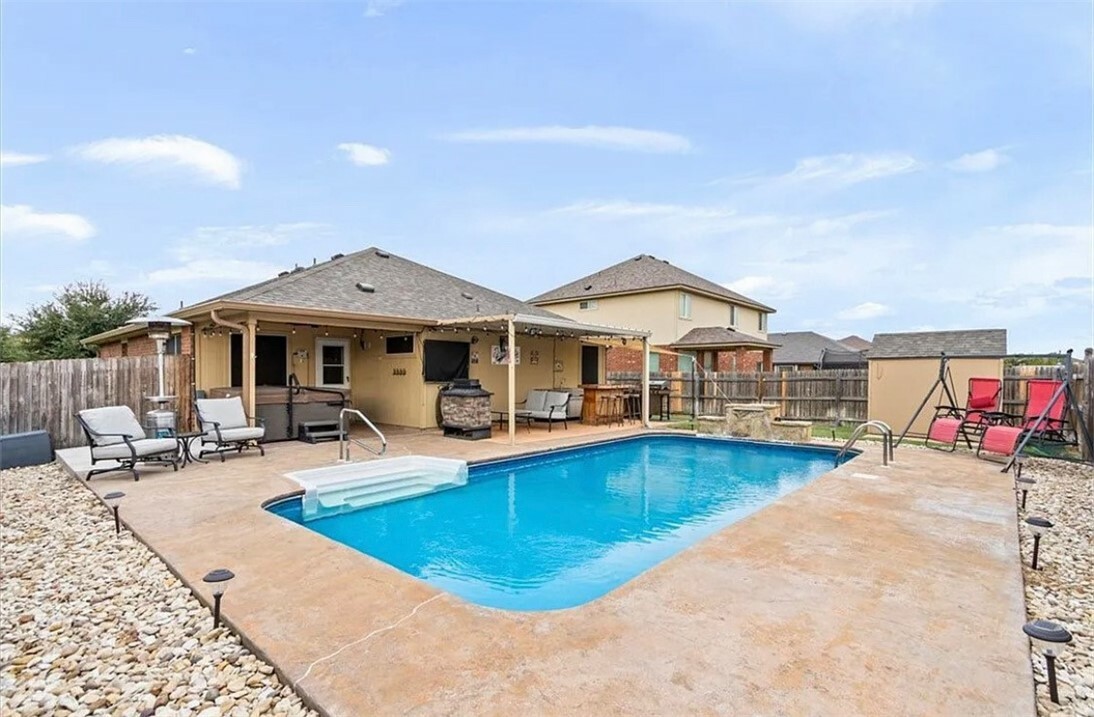 Property Photo:  9813 Iron Horse Trail  TX 76708 