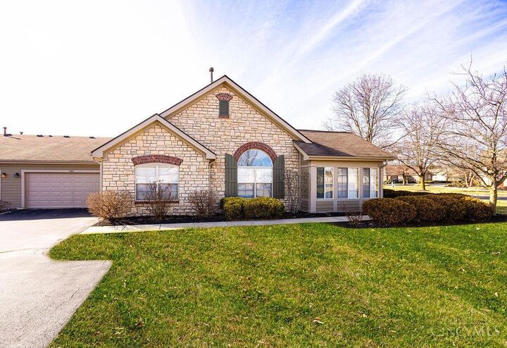 1486 Cotswold Lane  Hamilton OH 45013 photo