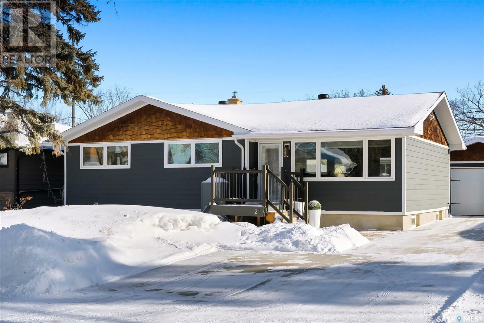 Property Photo:  21 Bobolink Bay  SK S4S 4K2 