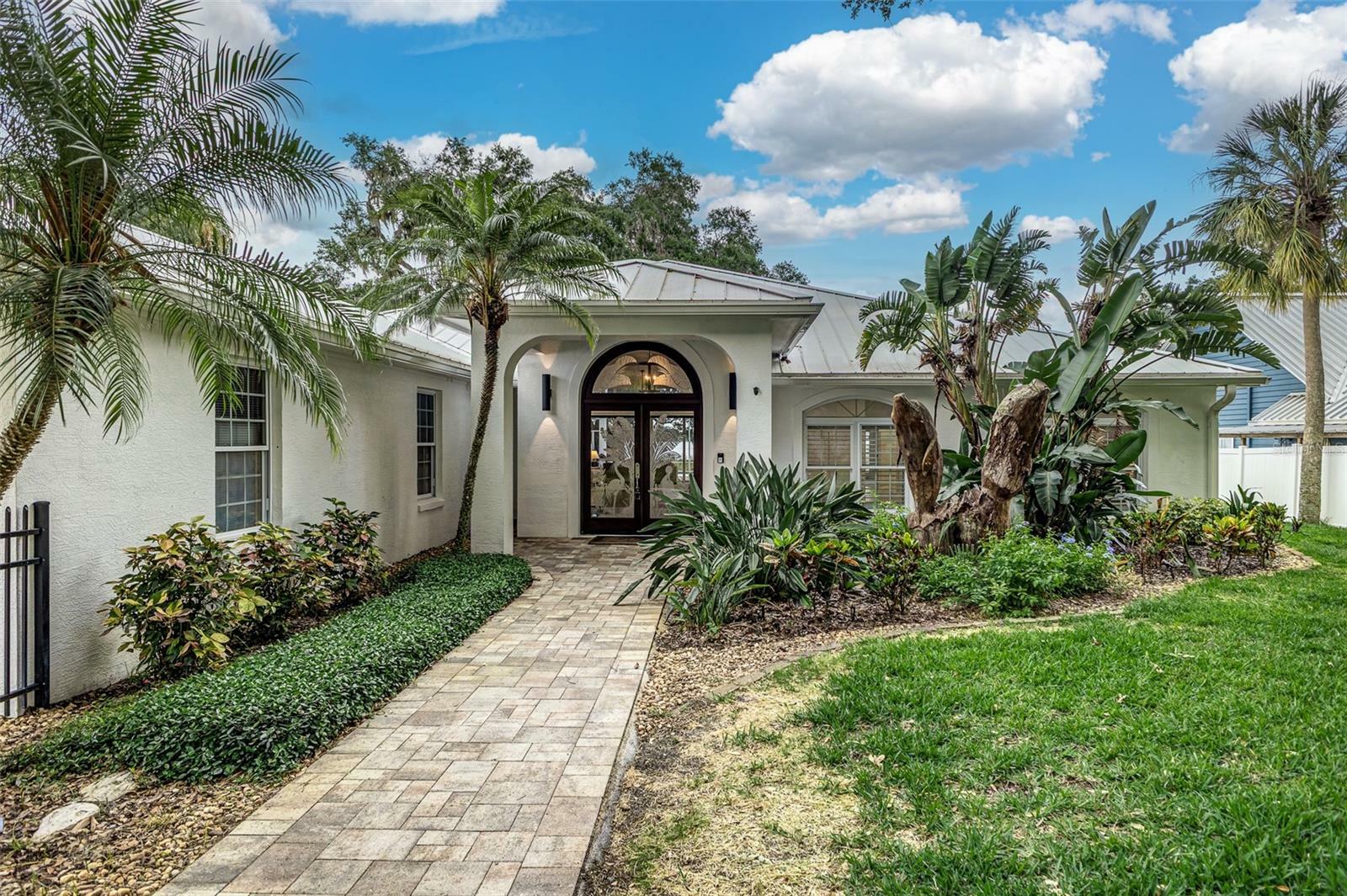 Property Photo: 739 Swann Drive FL 33809