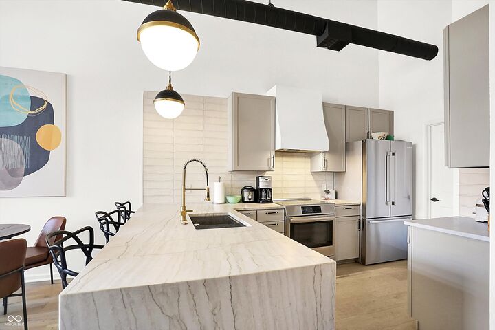 Property Photo: 630 N College Avenue 401 IN 46204