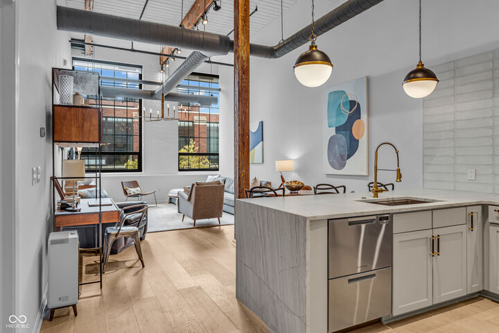 Property Photo: 630 N College Avenue 401 IN 46204