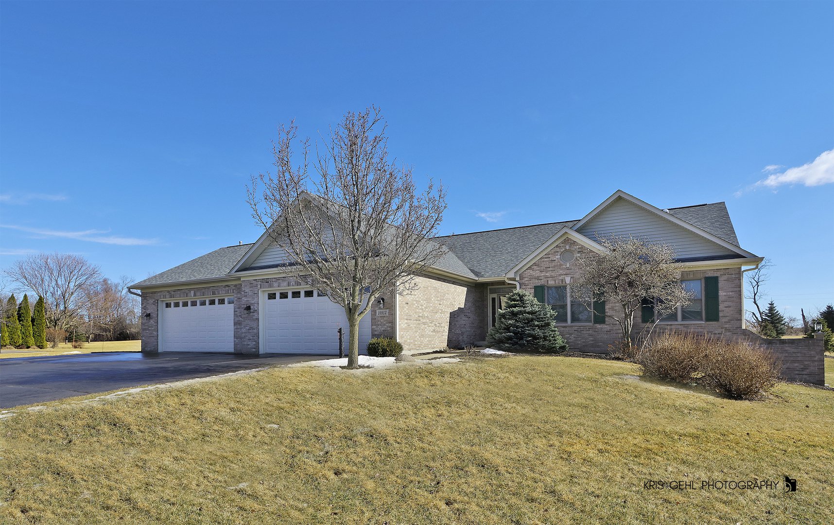 Property Photo: 10912 E Riviera Drive IL 60081