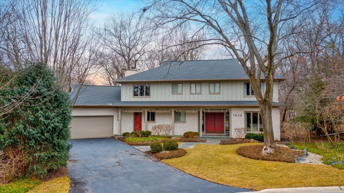 Property Photo:  1424 Ridge Road  IL 60062 