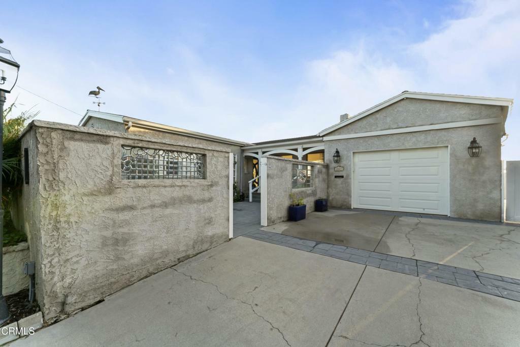 Property Photo:  2024 Vista Del Mar Drive  CA 93001 