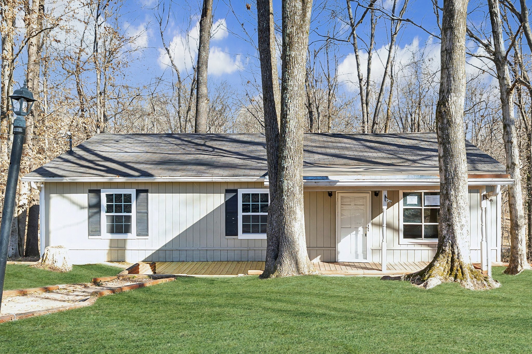 Property Photo: 1010 Cherokee Ct TN 37080