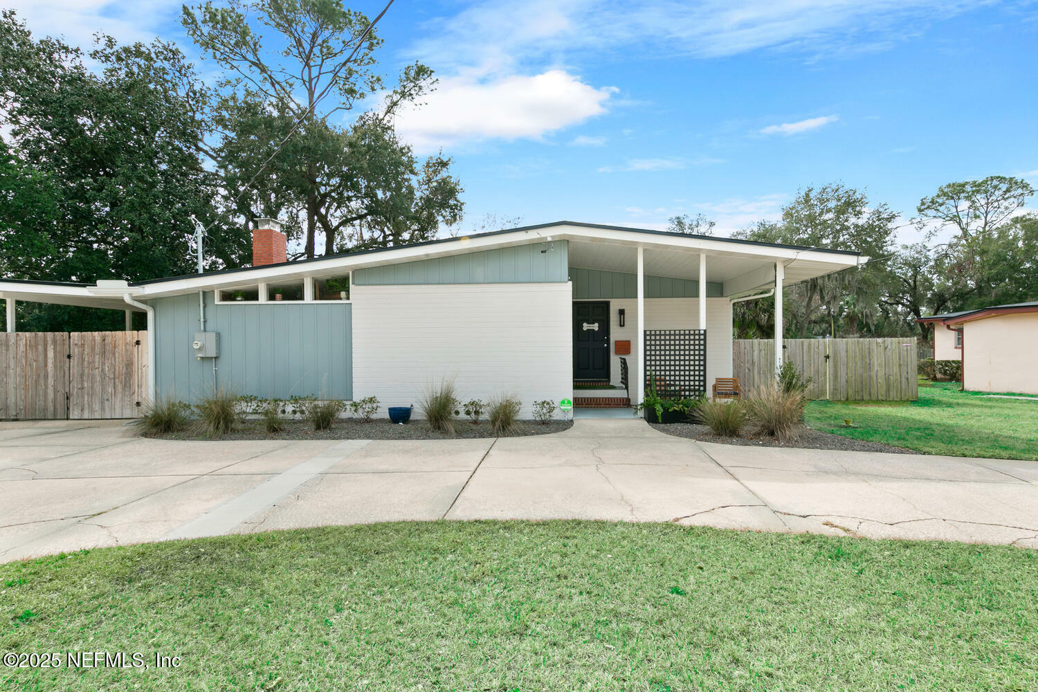 Property Photo:  2138 Sweet Briar Lane  FL 32217 