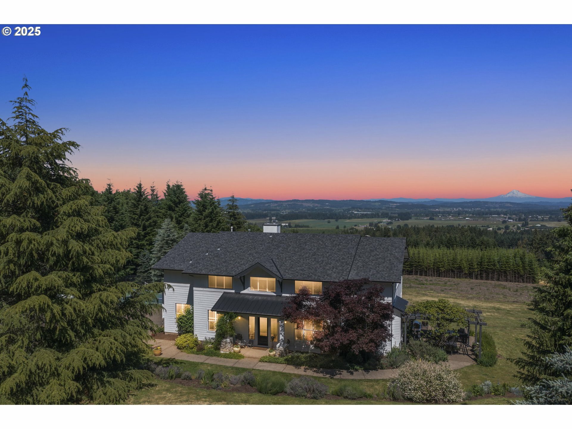 Property Photo: 15811 SW Holly Hill Rd OR 97123