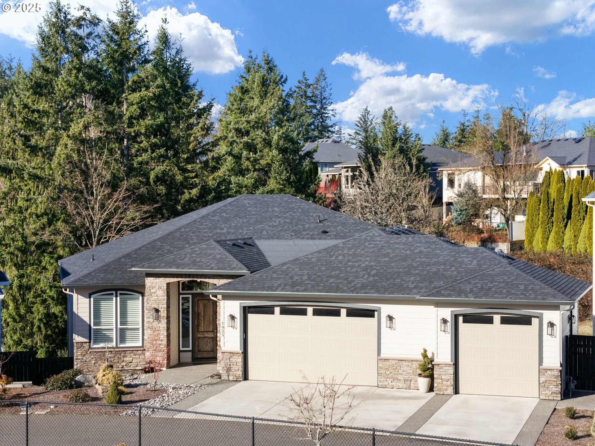 Property Photo:  1825 NW Tanner Ct  WA 98607 